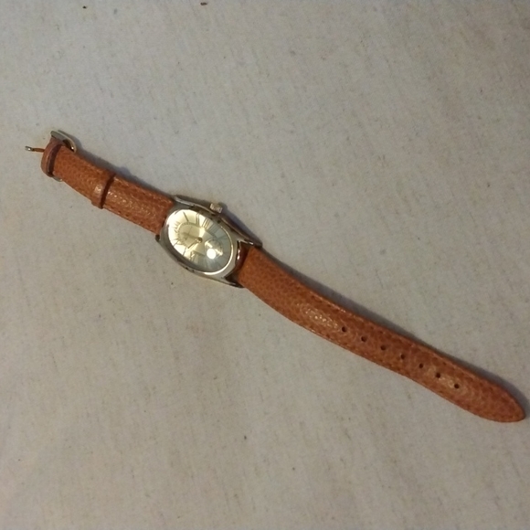 VERONESE Sterling Silver Brown Leather Watch excellent condition - Picture 4 of 4